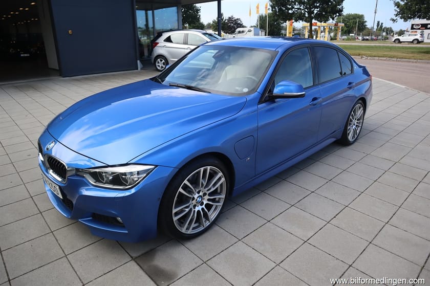 Bild 2 av BMW 330e Sedan 330 iPerformance Plug-In Hybrid 252hk Aut M Sport Navi Skinn Svensksåld