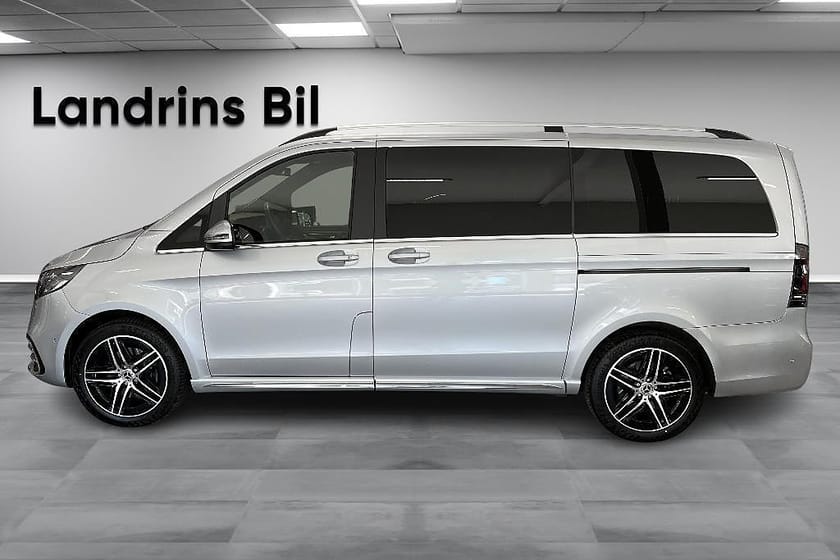 Bild 4 av Mercedes-Benz V 300d 4MATIC 3.2t 300 Lång 7-Sits AMG-Line