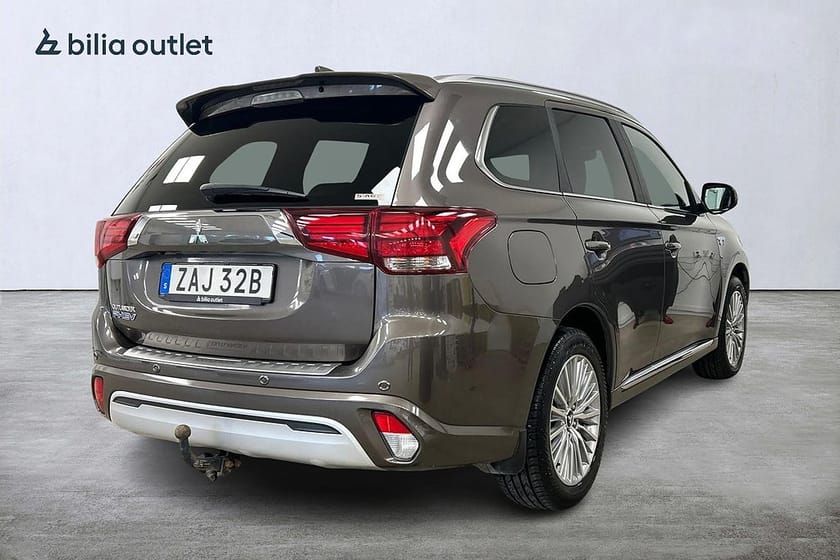Bild 4 av Mitsubishi Outlander PHEV CVT Business 360°kam Drag Skinn Power Sound System