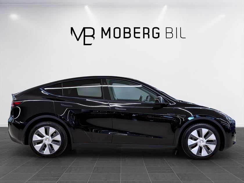 Bild 4 av Tesla Model Y Standard Range RWD 299hk Helg på Moberg!  Pano Läder Navi B-Kamera