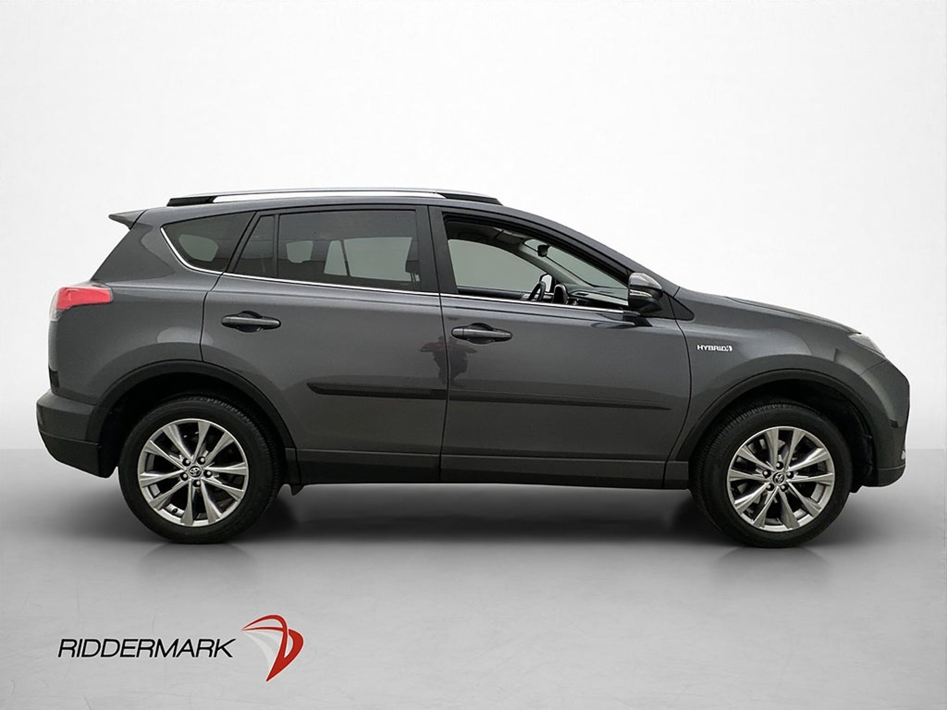 Toyota RAV4 2017, photo 4/10