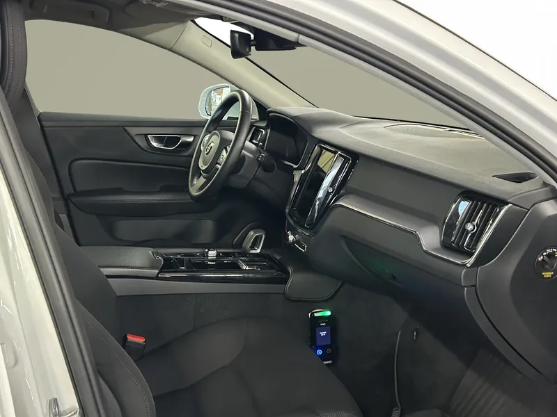 Bild 7 av 15 – Volvo V60 Recharge T6 II Inscr Expression Inscription Expression