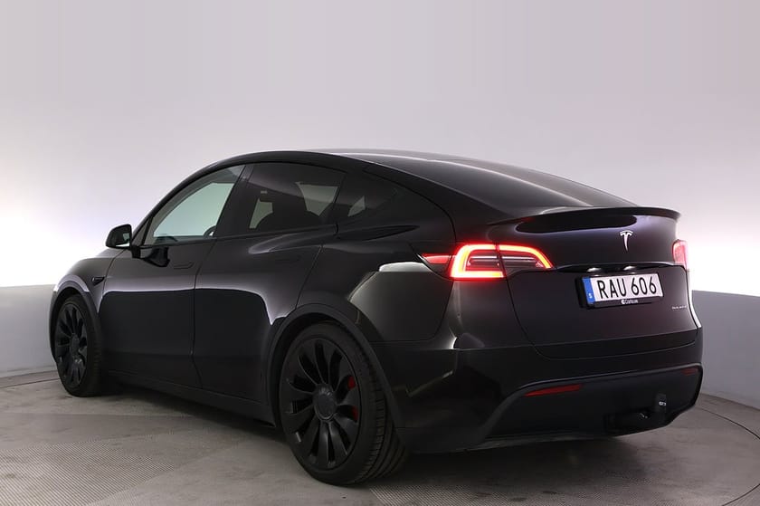 Bild 4 av Tesla Model Y Performance Autopilot Panorama Drag