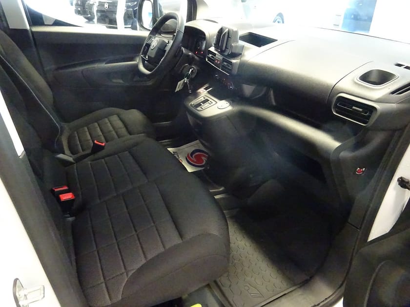 Bild 5 av Citroën Berlingo Crew Van L2 130 hk AT8 BASIC