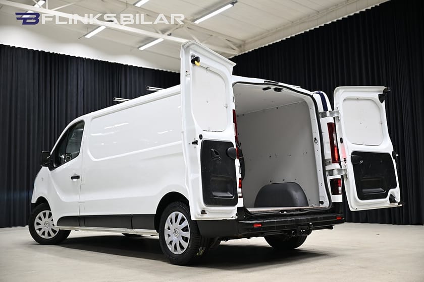 Bild 5 av Renault Trafic Skåpbil dCi 145HK L2|Automat|Drag|Värmare|GPS|Backkamera|Moms