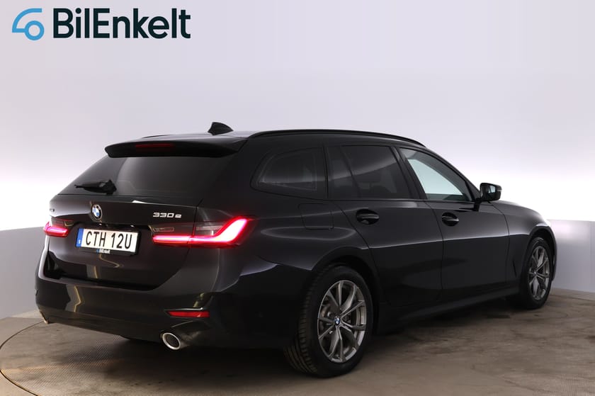 Bild 3 av BMW 330e xDrive Touring vxDrive Sport line B-Kamera Cockpit HiFi