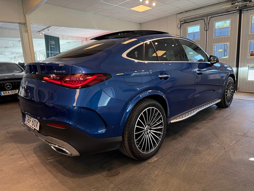 Bild 4 av Mercedes-Benz GLC 300 d e Coupé 4MATIC AMG PANO HUD Luft Burmester SE UTR