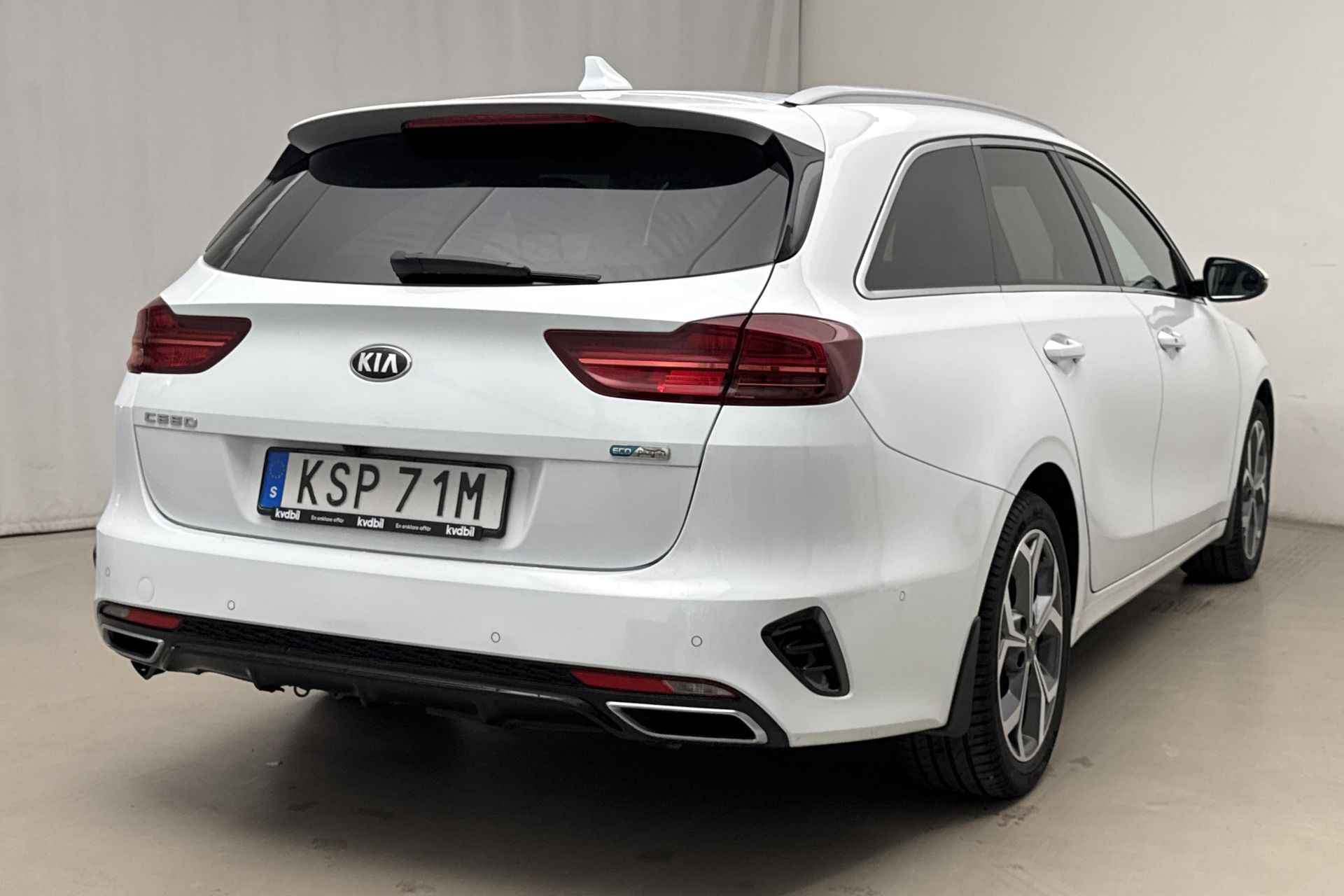 Kia Ceed Sportswagon Plug-in Hybrid 2021, photo 3/10