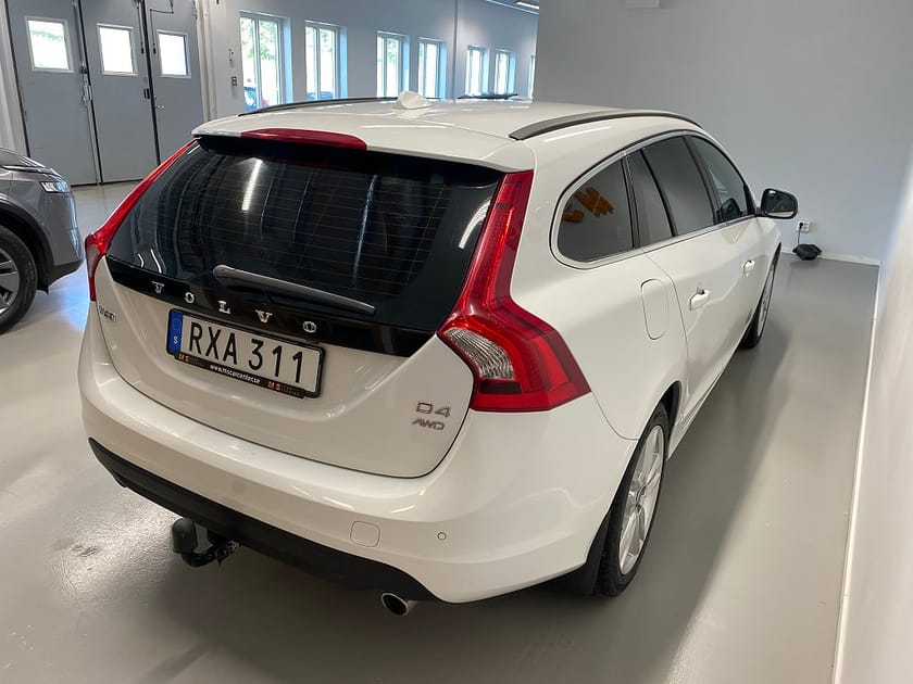 Bild 4 av Volvo V60 D4 AWD Geartronic Momentum B-kamera Drag Sensorer