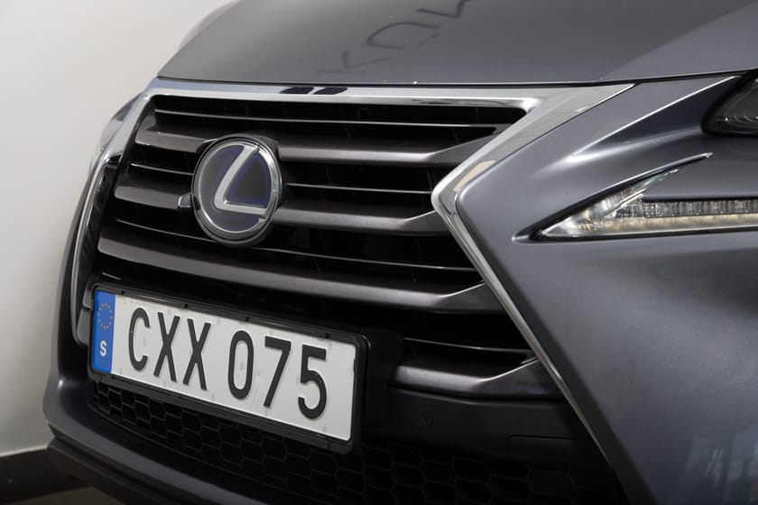 Bild 3 av Lexus NX 300h AWD Executive 2.5 E-CVT 197hk Läder/Navi/Keyless