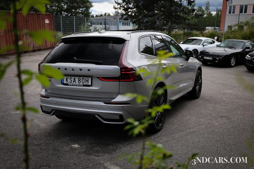 Bild 3 av Volvo XC60 Recharge T6 AWD Plus Dark Panorama H/K ljud MOMS Hybrid