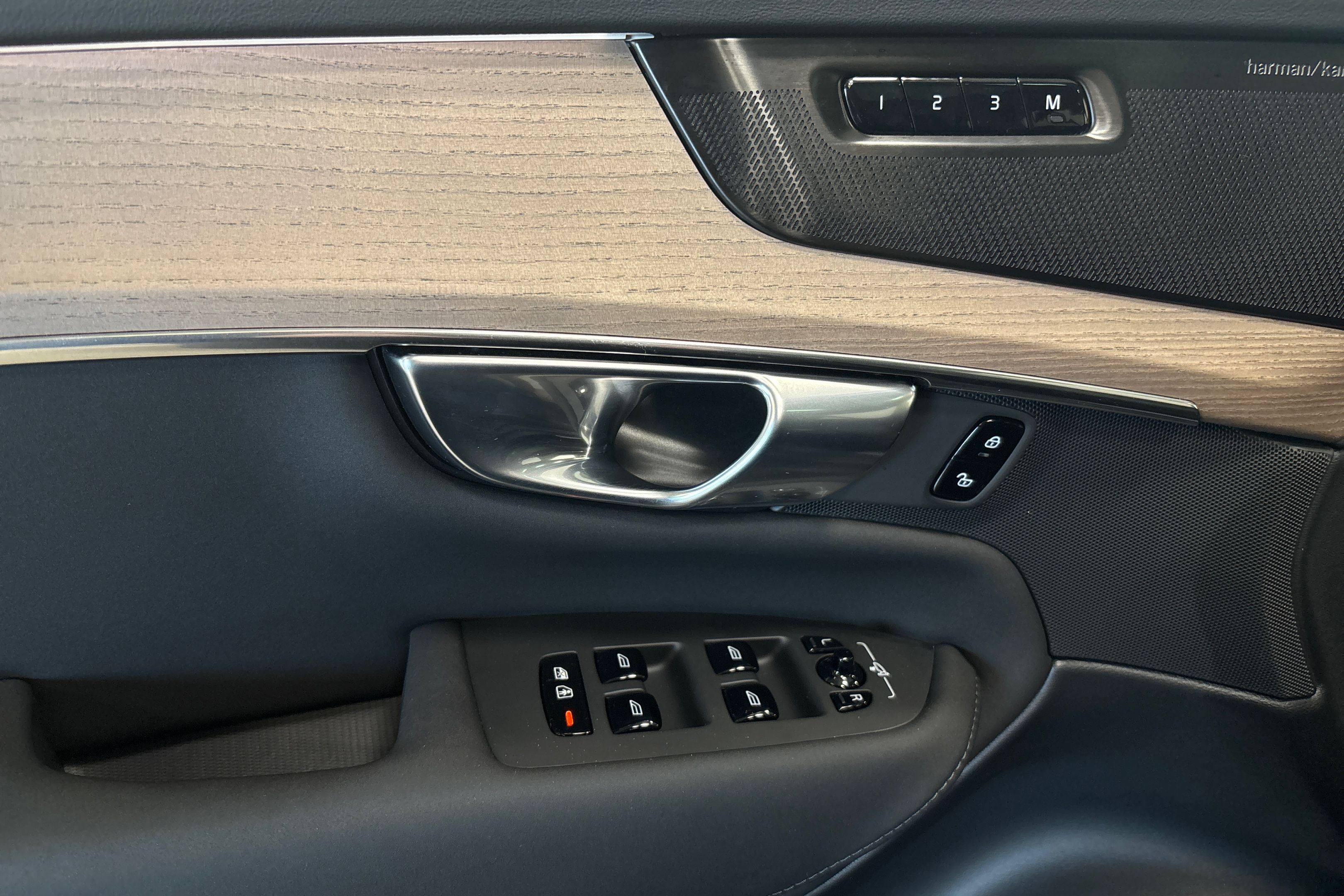Volvo XC90 T8 Plug-In Hybrid AWD Geartronic, 8-trins, 456ps, 2026
