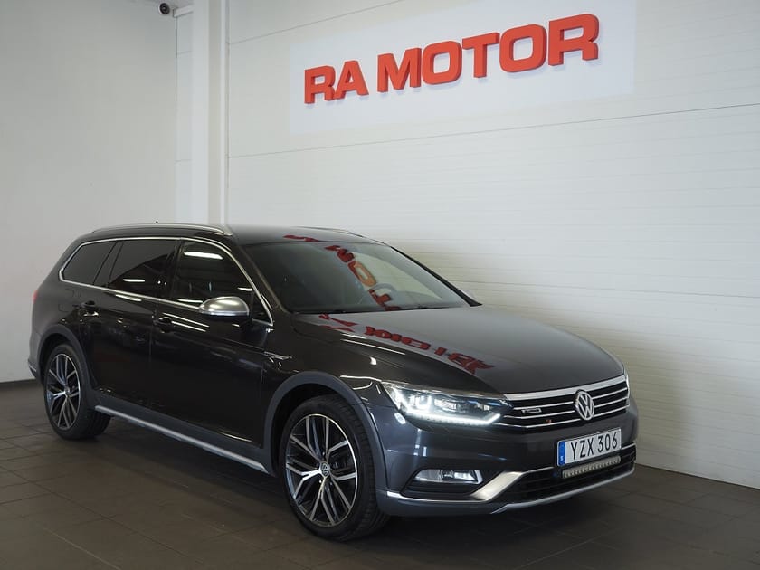 Bild 3 av Volkswagen Passat Alltrack TDI 190hk 4M Executive | D-värm | Drag | Cockpit |