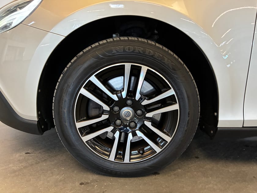 Bild 5 av Volvo V40 Cross Country D2 Business Advanced / P-sensorer bak /