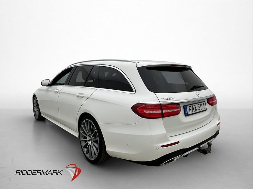 Bild 5 av Mercedes-Benz E 220 T d E220 AMG Wide Burmester 360° Skinn Drag