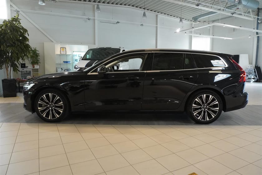 Bild 3 av Volvo V60 Recharge T6 AWD Geartronic, 399hk Läder , Elman.förarstol, Drag, Harman Kardon, Ljuspaket