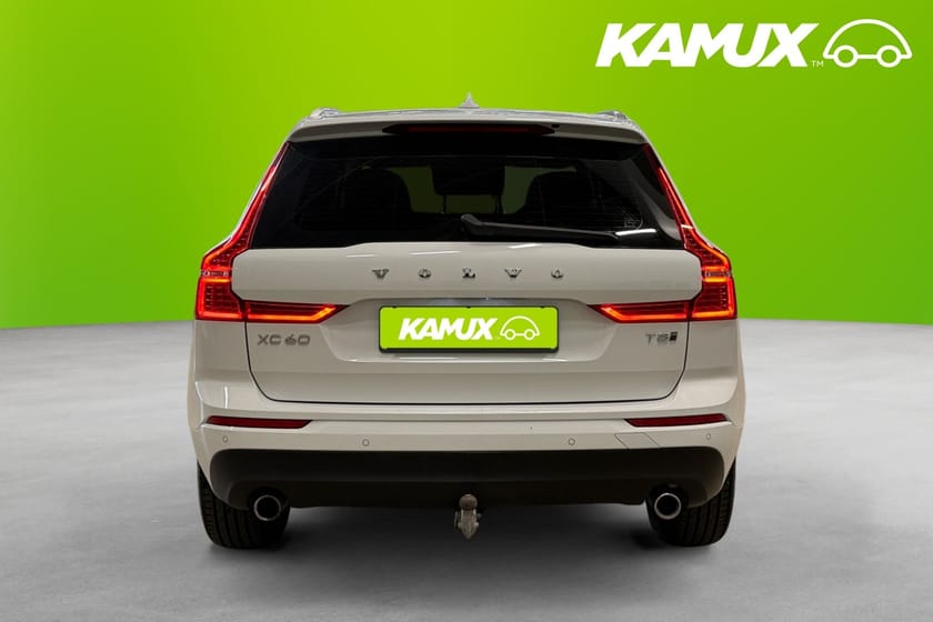 Bild 5 av Volvo XC60 T8 Twin Engine AWD Momentum Pano Drag  392hk