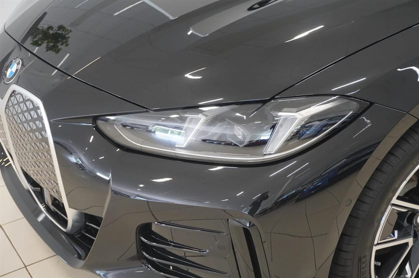Bild 4 av BMW i4 eDrive40 Gran Coupé M Sport Active Ed Drag Aktiv Fartpilot HiFi