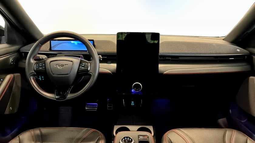 Bild 4 av Ford Mustang Mach-E Long Range AWD Range|55mil|teknik+|351hk|360-kamera|