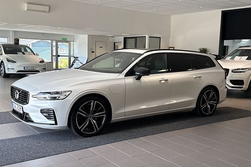 Bild 2 av Volvo V60 Recharge T8 AWD 18,8kWh 456hk R-Design/360°/Dragkrok/HK