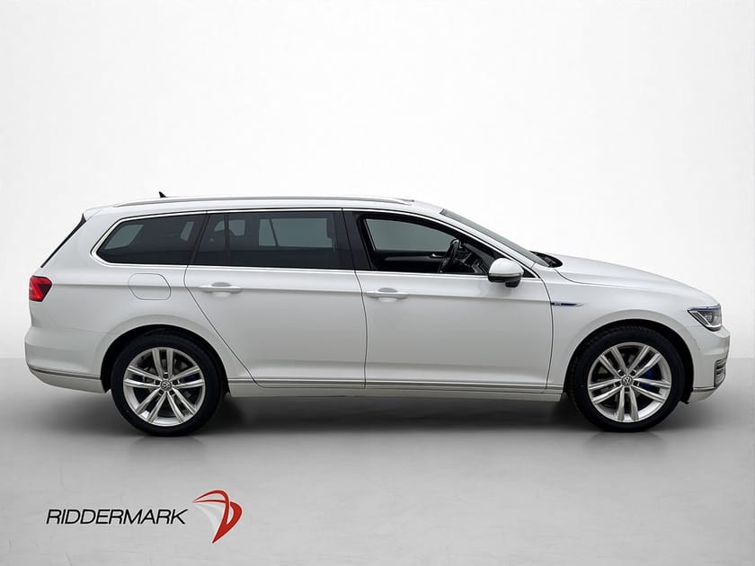 Bild 5 av Volkswagen Passat Variant GTE 218hk Cockpit Pano Skinn 360° Navi