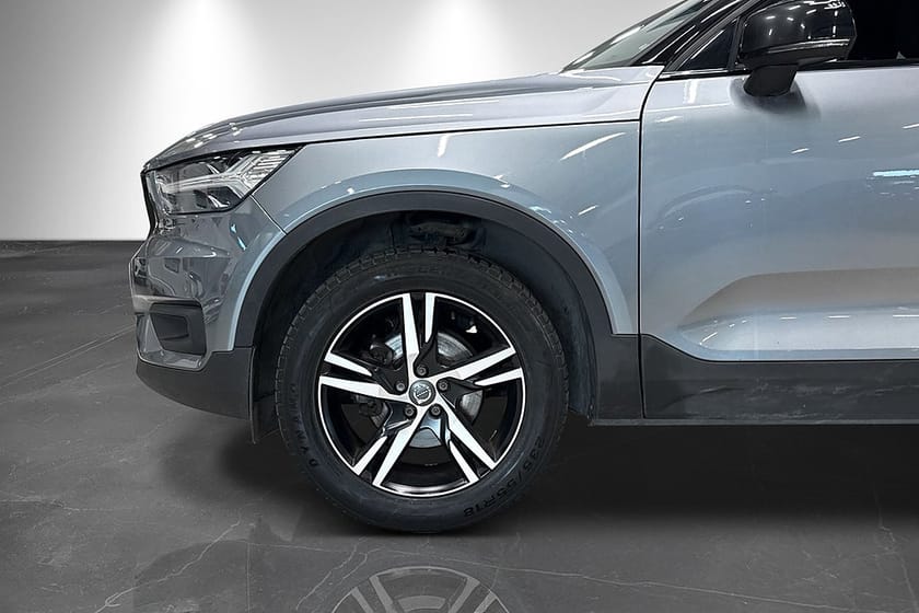 Bild 2 av Volvo XC40 T3 R-Design Panorama Värmare 156hk