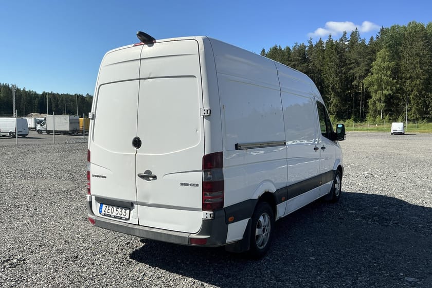 Bild 2 av Mercedes-Benz Sprinter 319 BlueTEC Skåpbil CDI (190hk)