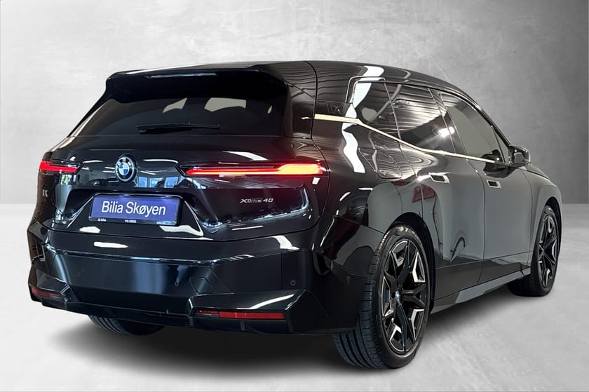 Bilde 3 av BMW iX xDrive40 Fully Charged, Skylounge, HiFi, Laser
