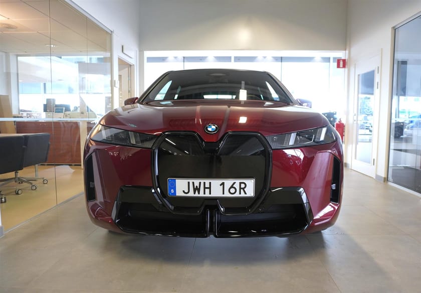 Bild 2 av BMW iX xDrive60 Fully Charged M Sport Pro Ed Drag DA H K