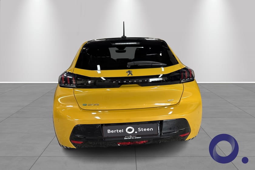 Bilde 4 av Peugeot e-208 GT med panorama glasstak