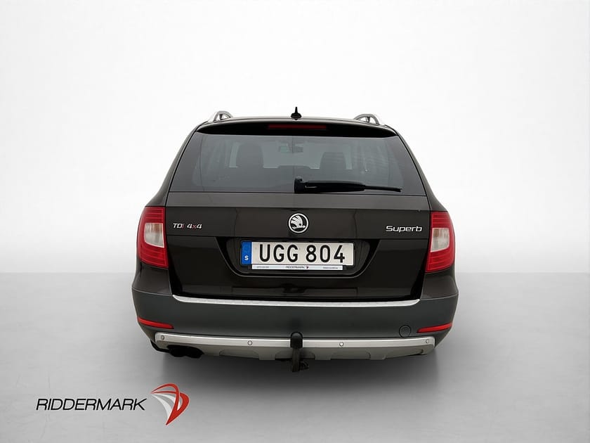 Bild 5 av Škoda Superb Kombi Skoda 2.0 TDI 4x4 Elegance Pano Värm Dragkrok Skinn