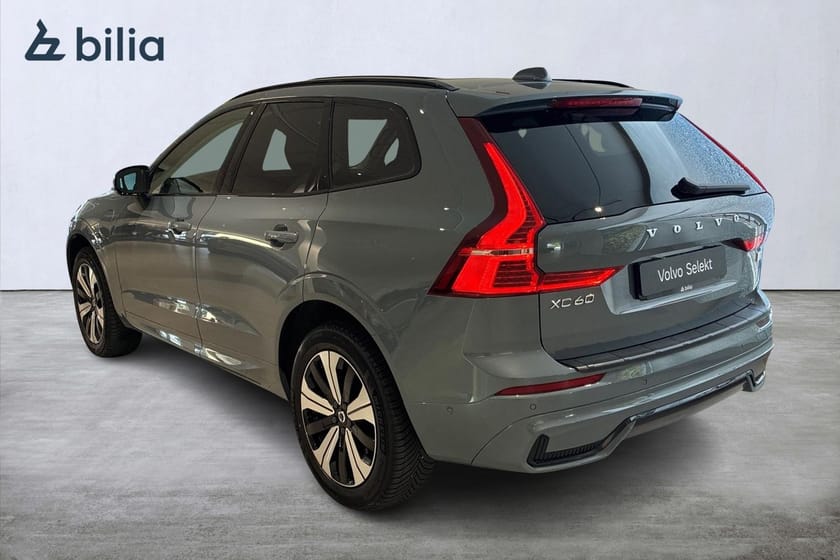 Bild 4 av Volvo XC60 Recharge T6 Plus Dark Ed / 360 / Panorama