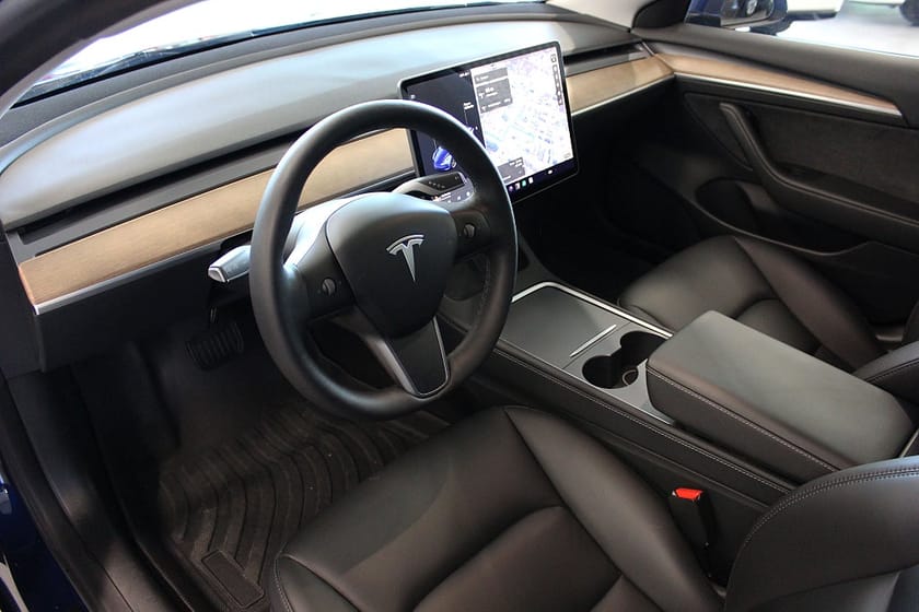 Bild 2 av Tesla Model 3 Long Range AWD 498Hk Autopilot Pano Läder  SoV