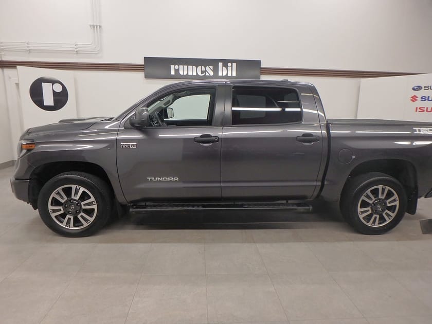 Bild 2 av Toyota Tundra CrewMax 5.7 V8 4WD Euro 6 Fin