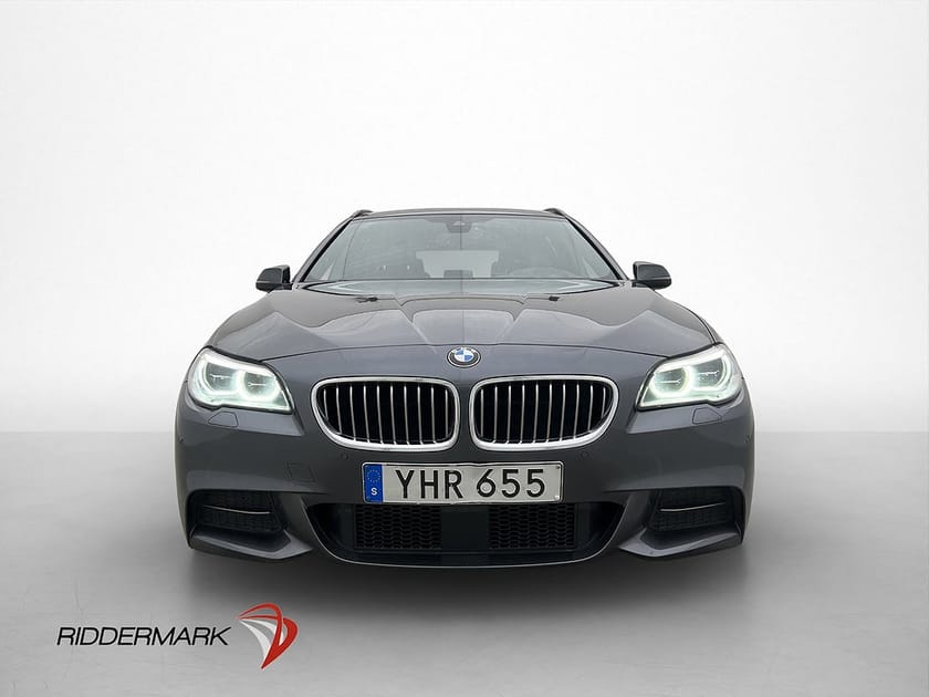 Bild 2 av BMW 530d xDrive Touring 530 258hk M Sport Pano D-Värm H/K Drag Kamera