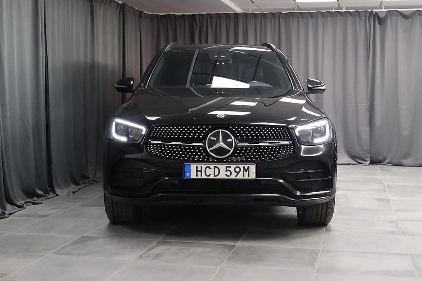 Bild 3 av Mercedes-Benz GLC 300 e 4MATIC AMG Line Pano Burmester Drag Night