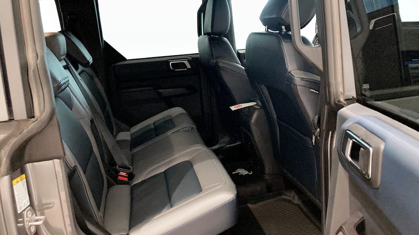 Bild 5 av Ford Bronco OUTER BANKS V6 335HK AWD