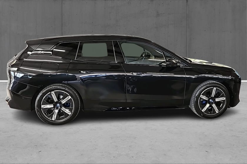 Bilde 4 av BMW iX xDrive50 Fully Charged Sports.pk, Multiseter, Luft