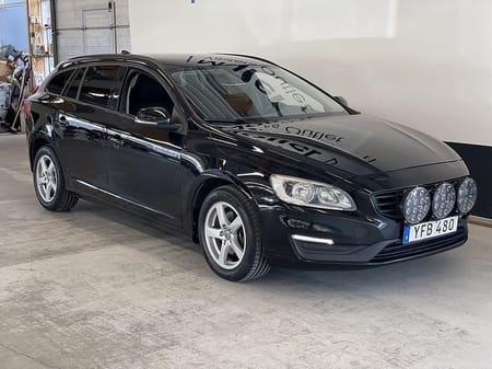 Volvo V60 D3 Kinetic Geartronic 150hk Drag Värmare Gps