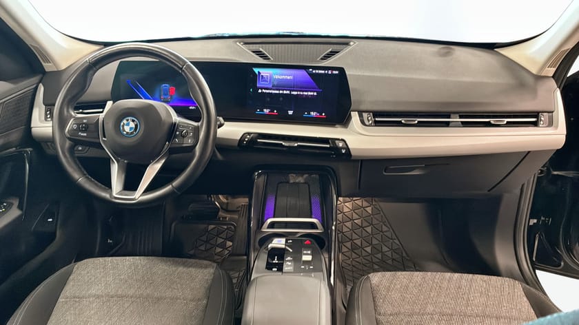 Bild 4 av BMW iX1 xDrive30 Värmare Carplay Dragkrok