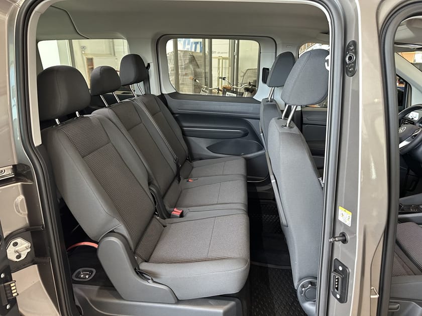 Bild 4 av Volkswagen Caddy Maxi HJULBAS: 2970 MM LHB  MOTOR: 1,5 L TSI