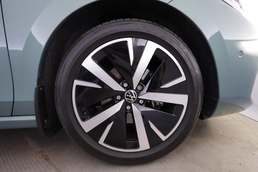 Bild 3 av Volkswagen Passat Sportscombi eTSI 150hk DSG Dragkrok/Värmare