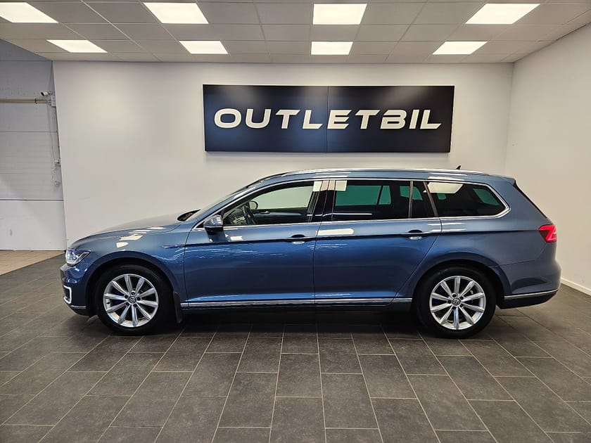 Bild 2 av Volkswagen Passat Variant GTE 1.4 TSI 218hk Laddhybrid Värmare Drag B-cam