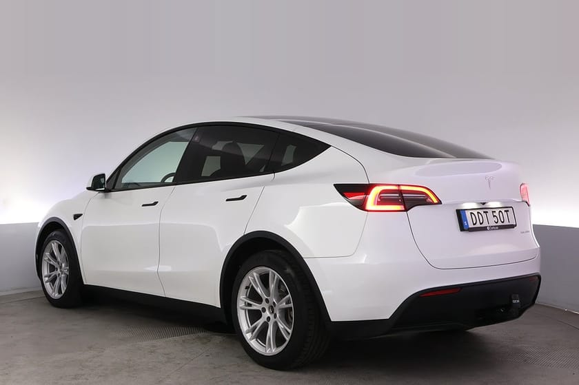 Bild 4 av Tesla Model Y Long Range AWD Autopilot Panorama Drag