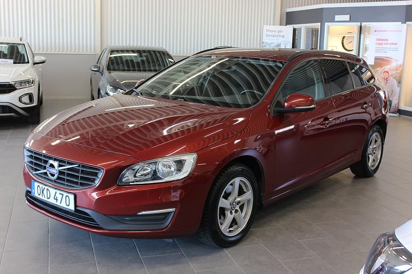 Bild 1 av Volvo V60 T3 Kinetic 152Hk Drag V-Hjul