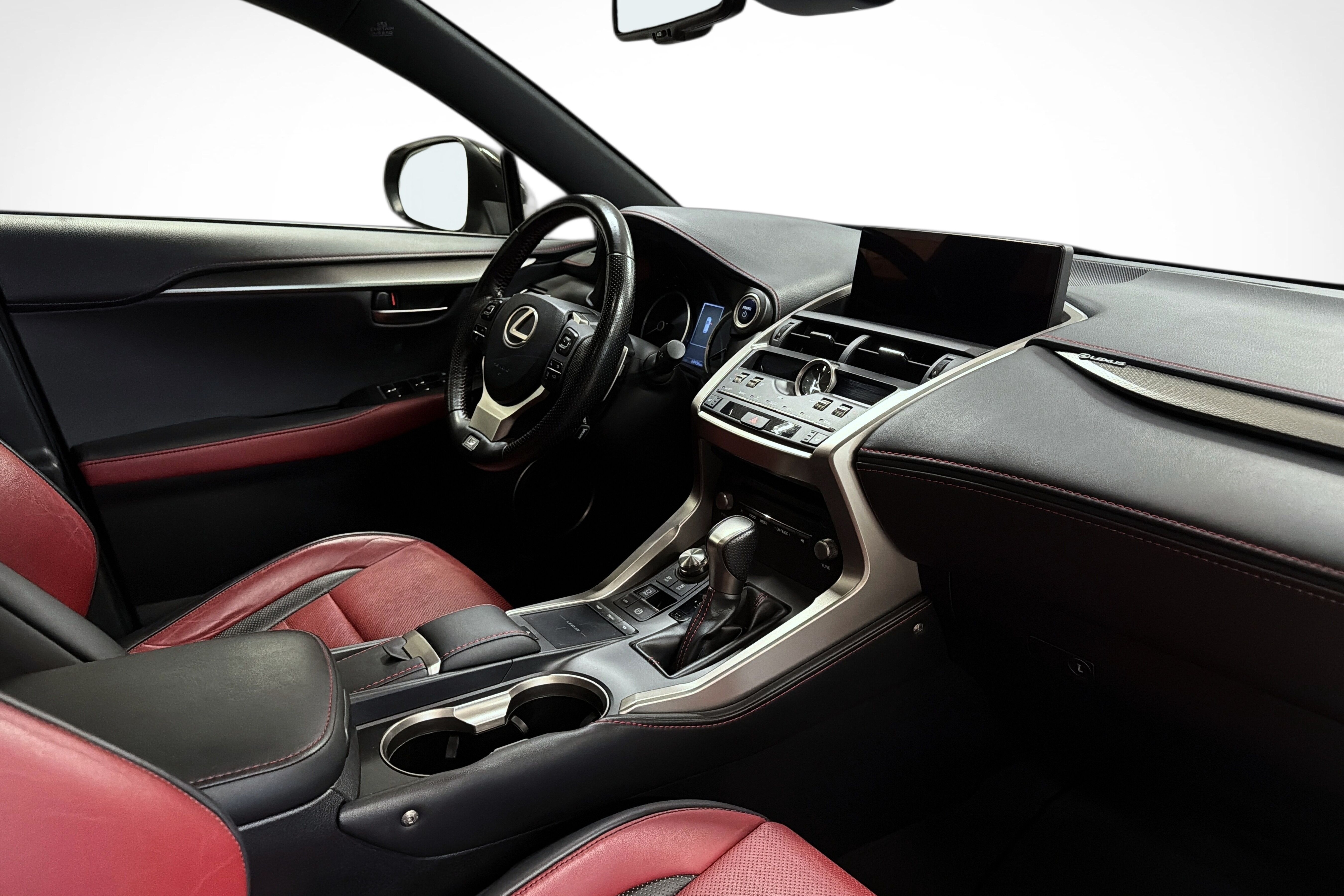 Lexus NX 300h AWD bilde 17