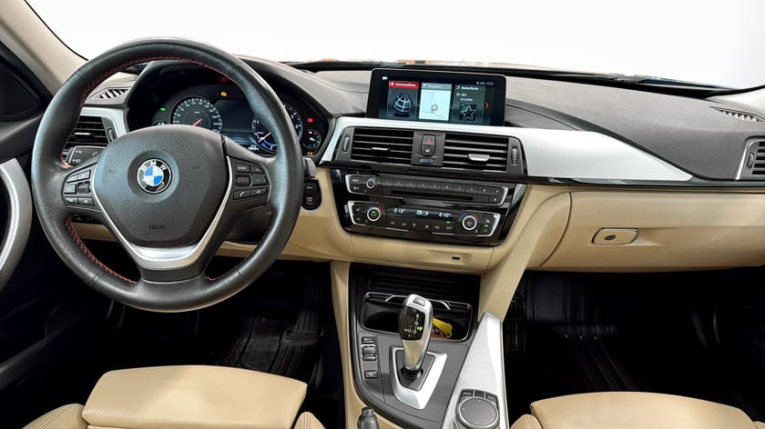 Bild 4 av BMW 330i xDrive Touring HUD PANO