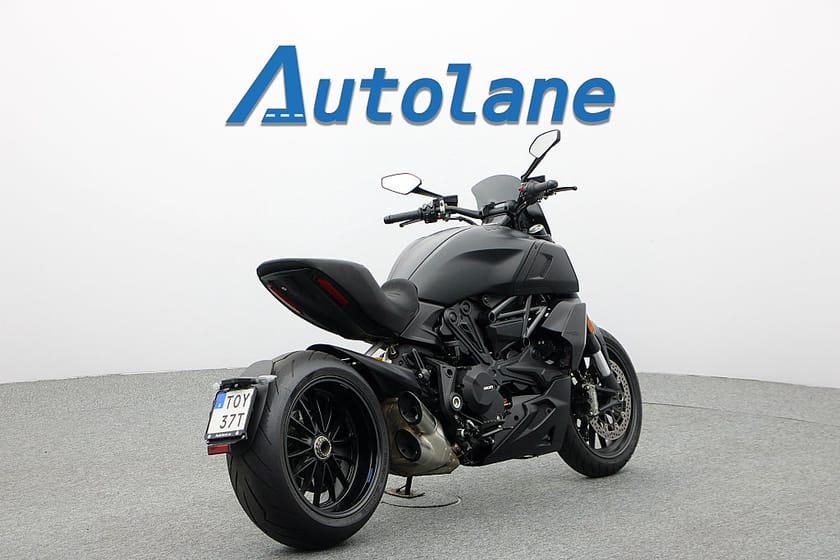 Bild 5 av Ducati Diavel 1260 *Nyservad, Nya däck
