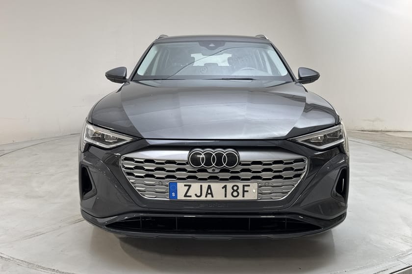 Bild 5 av Audi Q8 50 e-tron quattro 340hk Helläder Assistans Tour
