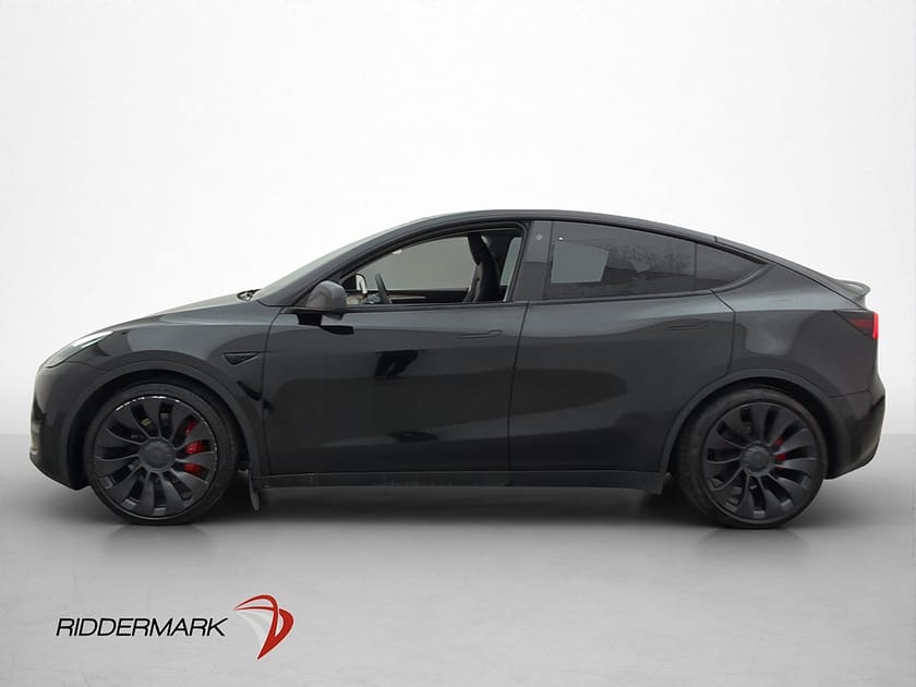 Bild 5 av Tesla Model Y Performance AWD Pano Drag Moms Kamera Skinn AP